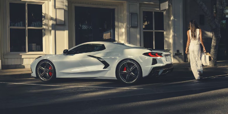 2027 Chevrolet Corvette Stingray engine and performance