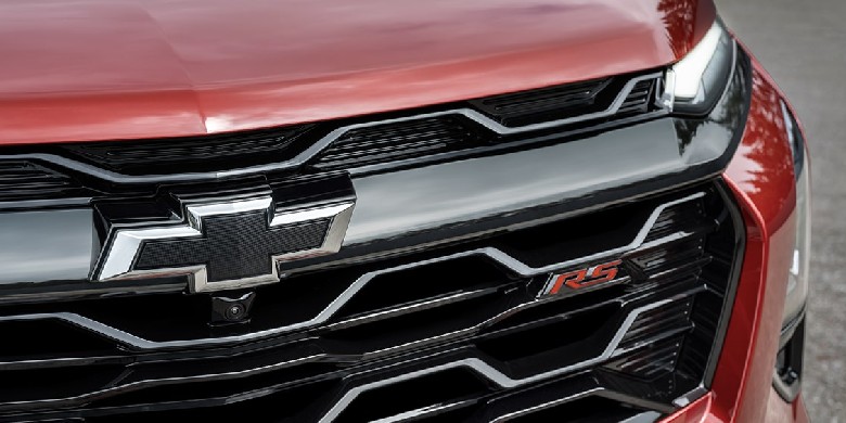 2027 Chevrolet Equinox RS grille closeup