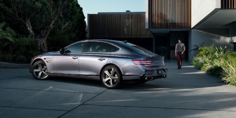 2027 Genesis G80