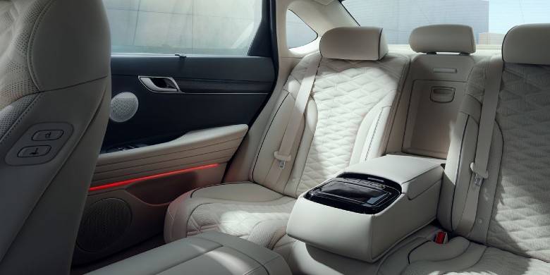 2027 Genesis G80