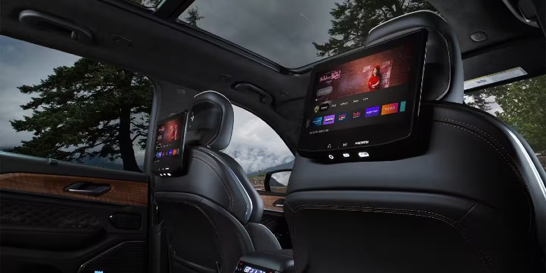 2027 Jeep Grand Cherokee interior technology