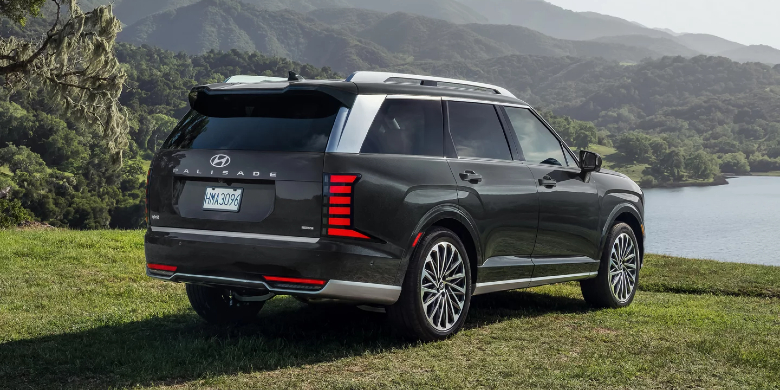 Interior front dash view in the 2027 Hyundai Palisade Hybrid