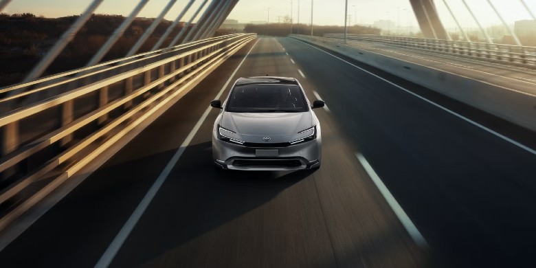 Front exterior view of the 2027 Toyota prius