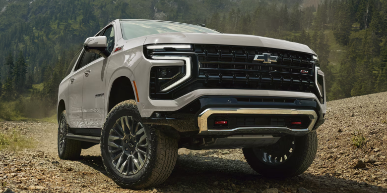 2027 Chevrolet Suburban grille and design near Knoxville TN