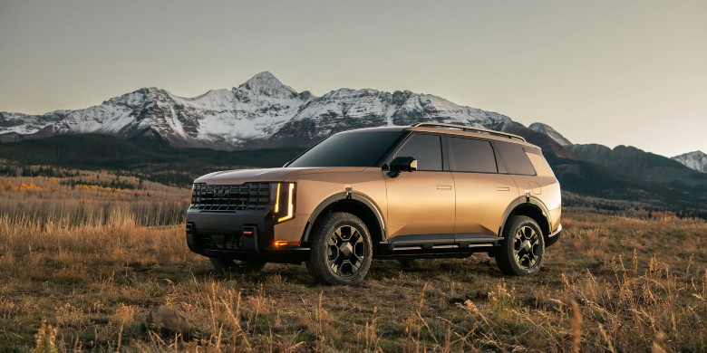 front side exterior view of the 2027 Kia Telluride for sale in Racine, WI