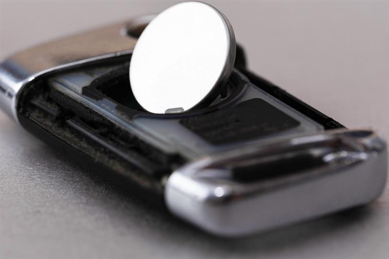 changing a car key fob battery