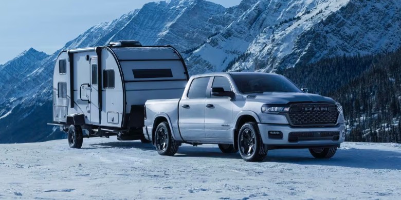 RAM 1500 towing a camper trailer near Corsicana TX | Brinson CDJR